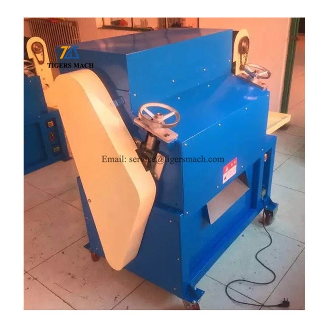 Automatic walnut feeding sorting and shell breaking de-husking machine, 3 in 1 walnut kernel process equipment (5)